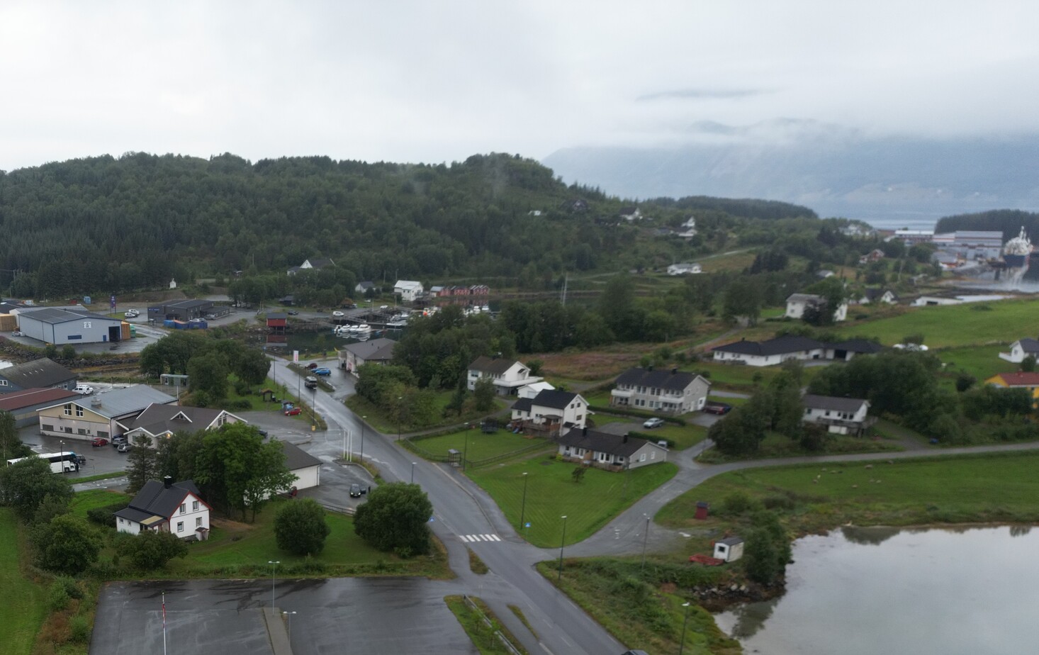 Uvanlig hektisk med investeringer på Halsa! Foto: Edmund Ulsnæs